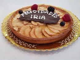 Manzana con pasta brisa.