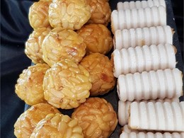 Panellets de piñones y  huesitos 