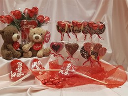 Piruletas de caramelo y chocolate